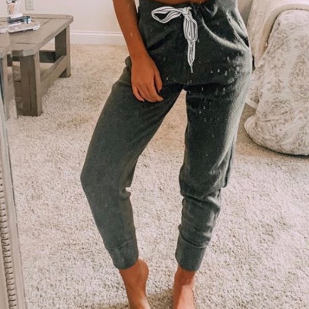 Aeries Joggers (Size M)